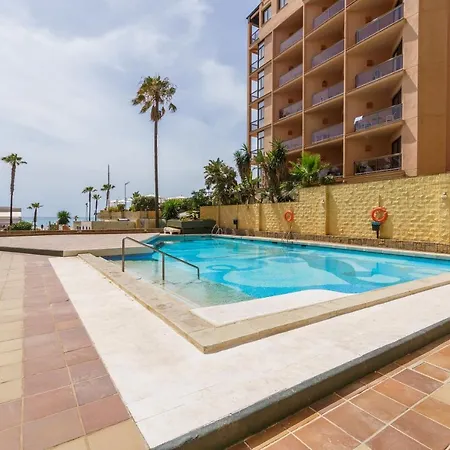 First Line , Cosy And Comfortable + Swimming Pool Appartement *